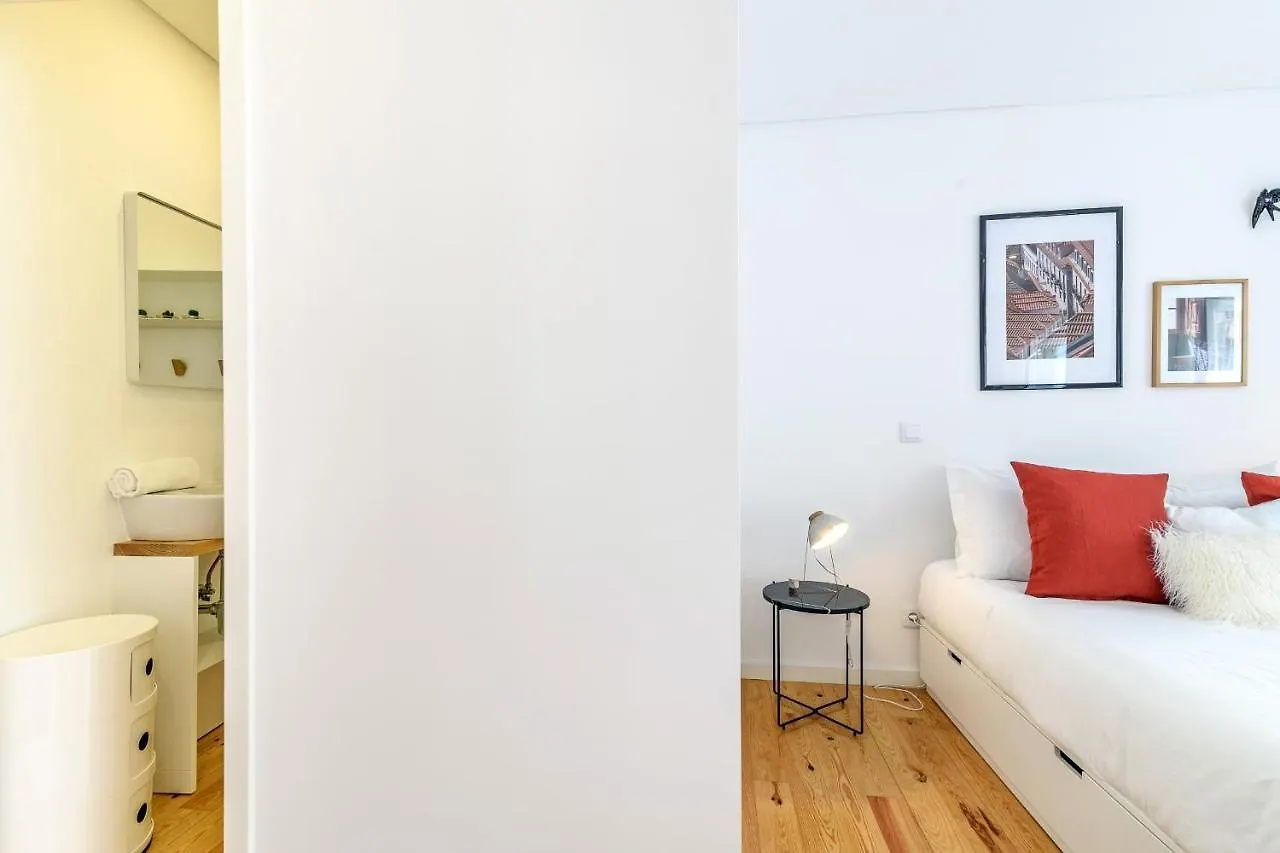 Апартаменты Guestready - Modern Loft At Graca Лиссабон