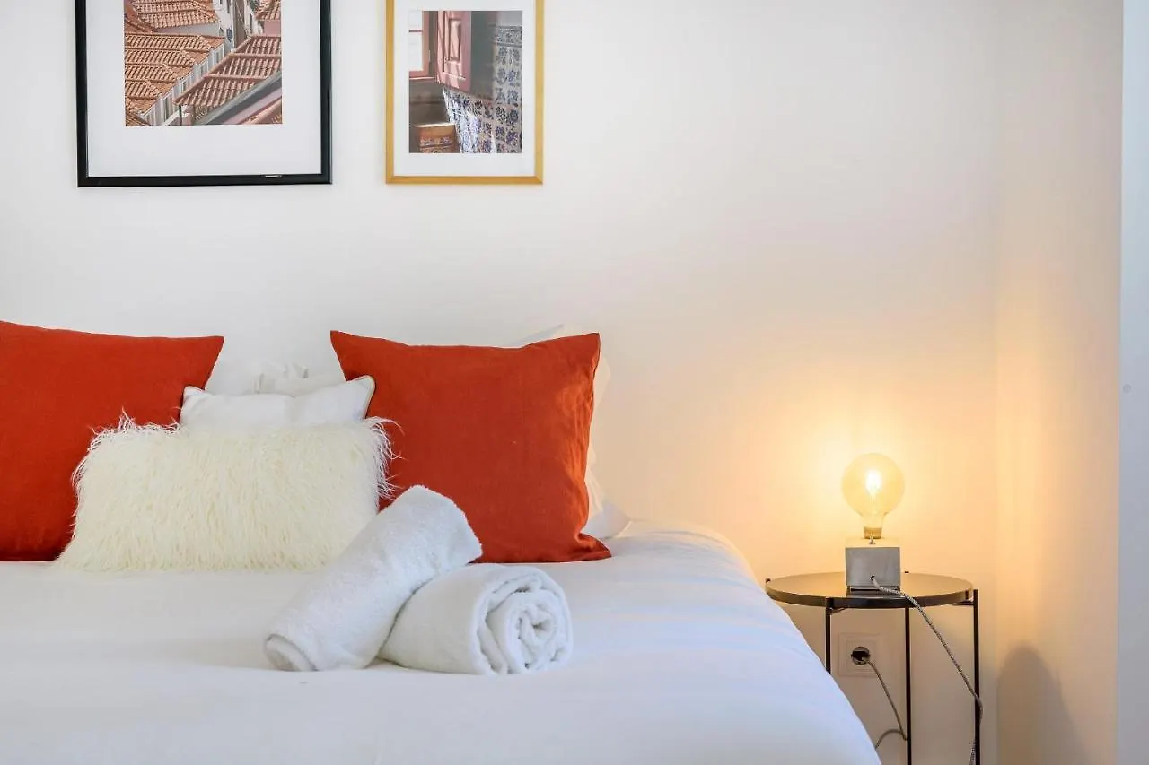 Апартаменты Guestready - Modern Loft At Graca Лиссабон
