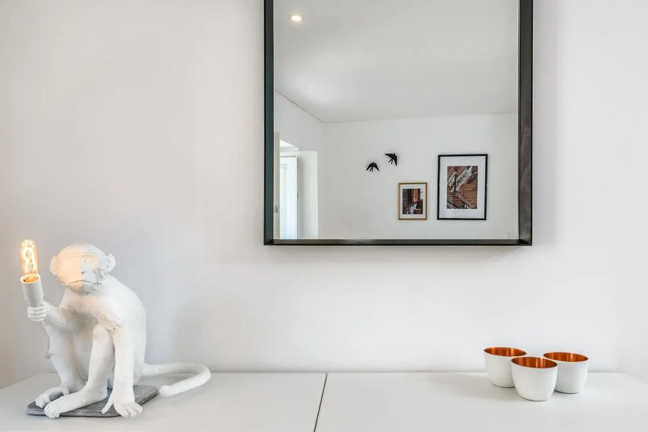 Апартаменты Guestready - Modern Loft At Graca Лиссабон