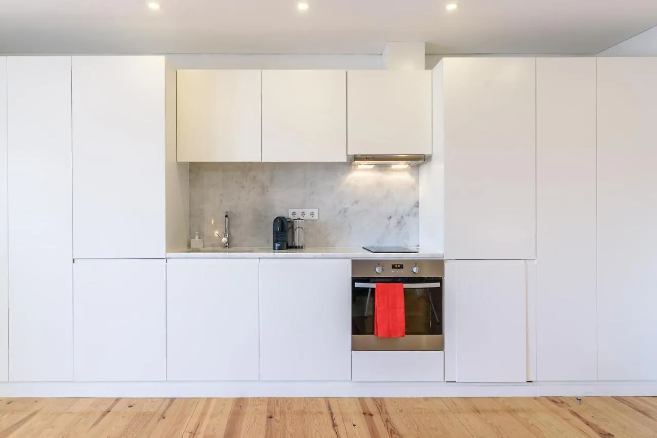 Апартаменты Guestready - Modern Loft At Graca Лиссабон